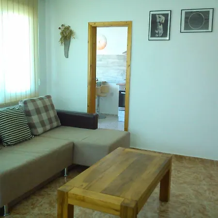 Къща за гости Savovi 2*